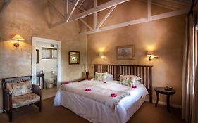 Leeuwenbosch Shearers Lodge - Amakhala Game Reserve